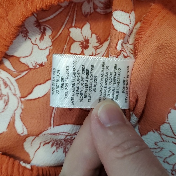 Studio By Bobeau Faux Wrap Top Coral Florals M - Picture 8 of 10